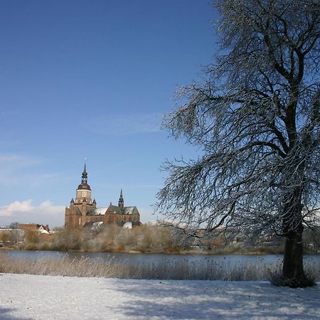 Pension Altstadt Moench In Top Lage Preis Inclusive 5 Prozent Bettensteuer Und Fruehstueck Stralsund Extérieur photo