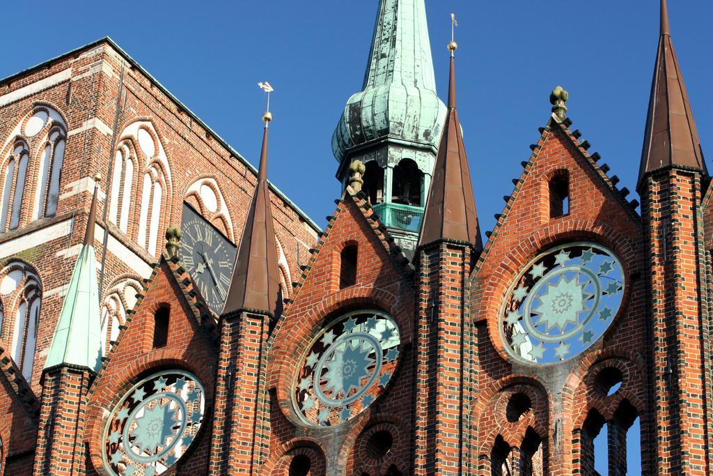 Pension Altstadt Moench In Top Lage Preis Inclusive 5 Prozent Bettensteuer Und Fruehstueck Stralsund Extérieur photo